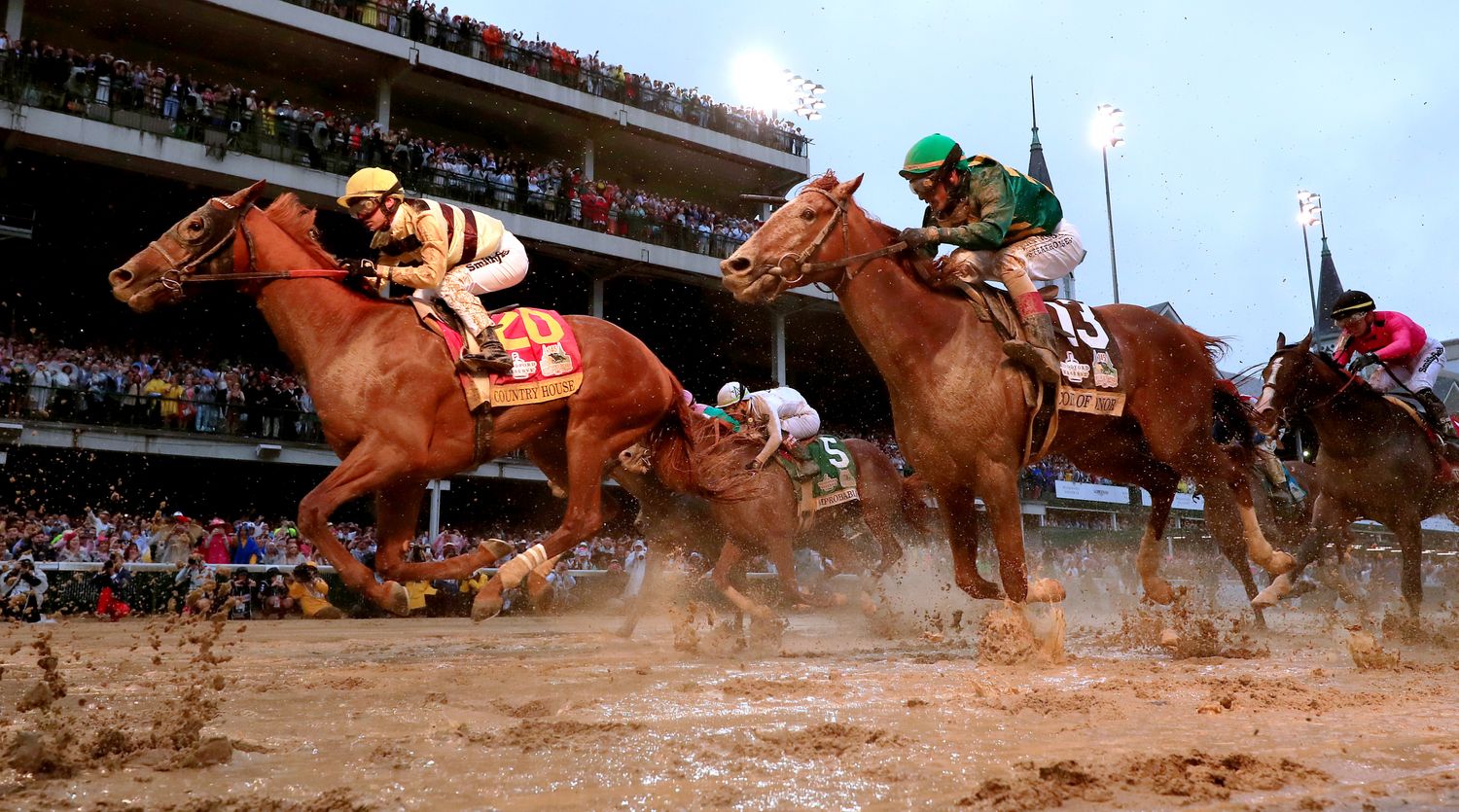 kentucky-derby-country-house-crosses-finish.jpg